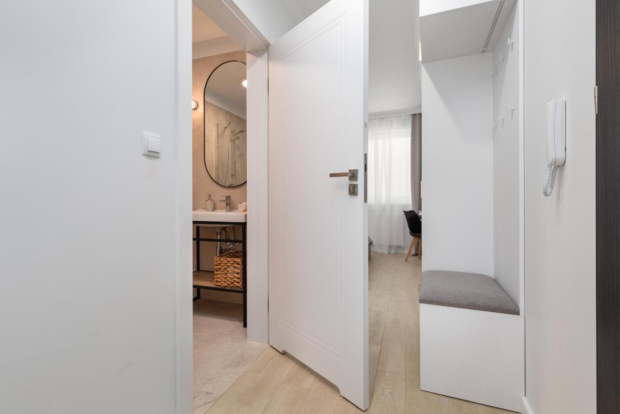 Plac Slowianski Apartments With Balcony Swinoujscie Center By Noclegi Renters Екстериор снимка