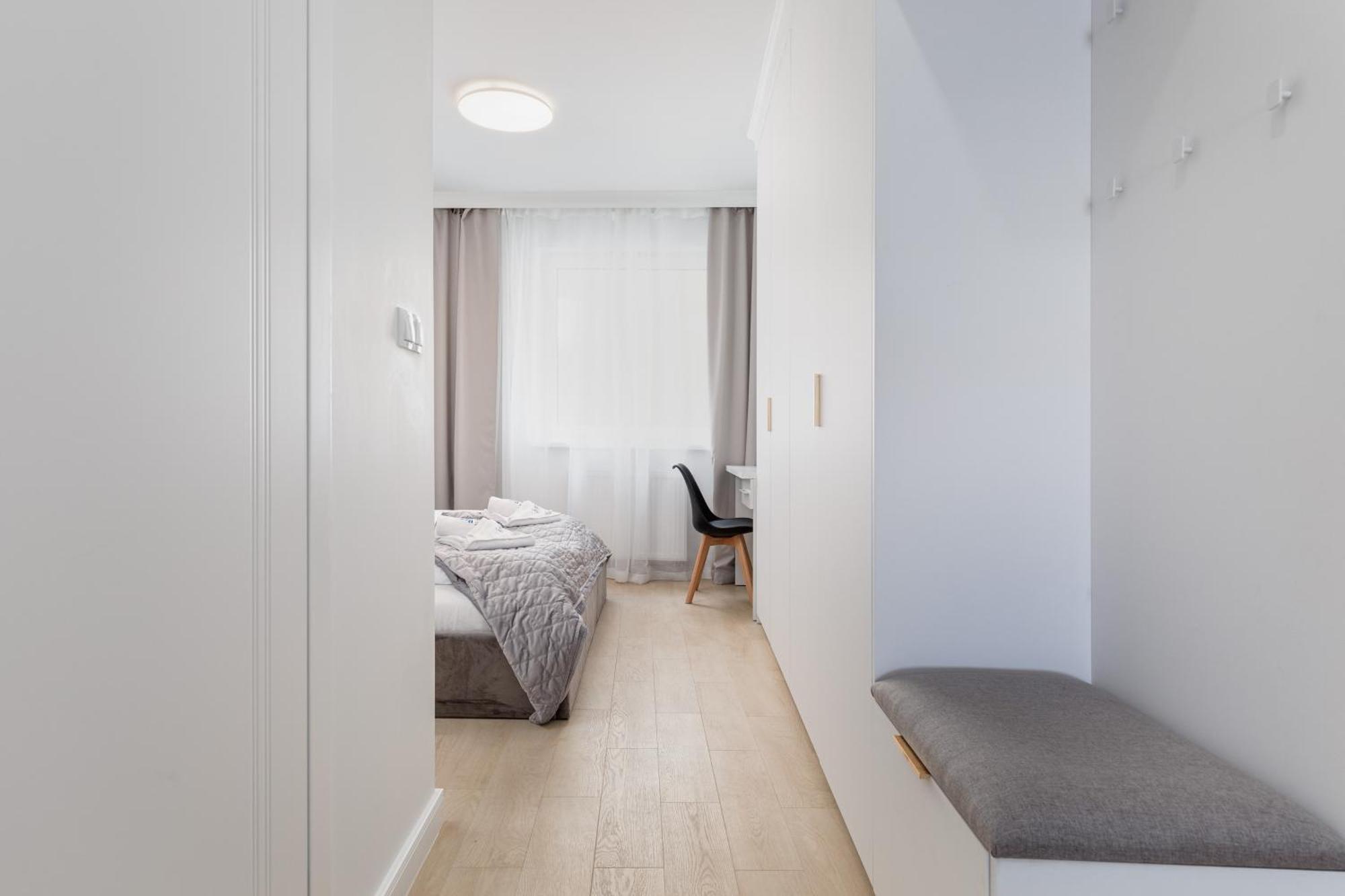 Plac Slowianski Apartments With Balcony Swinoujscie Center By Noclegi Renters Екстериор снимка