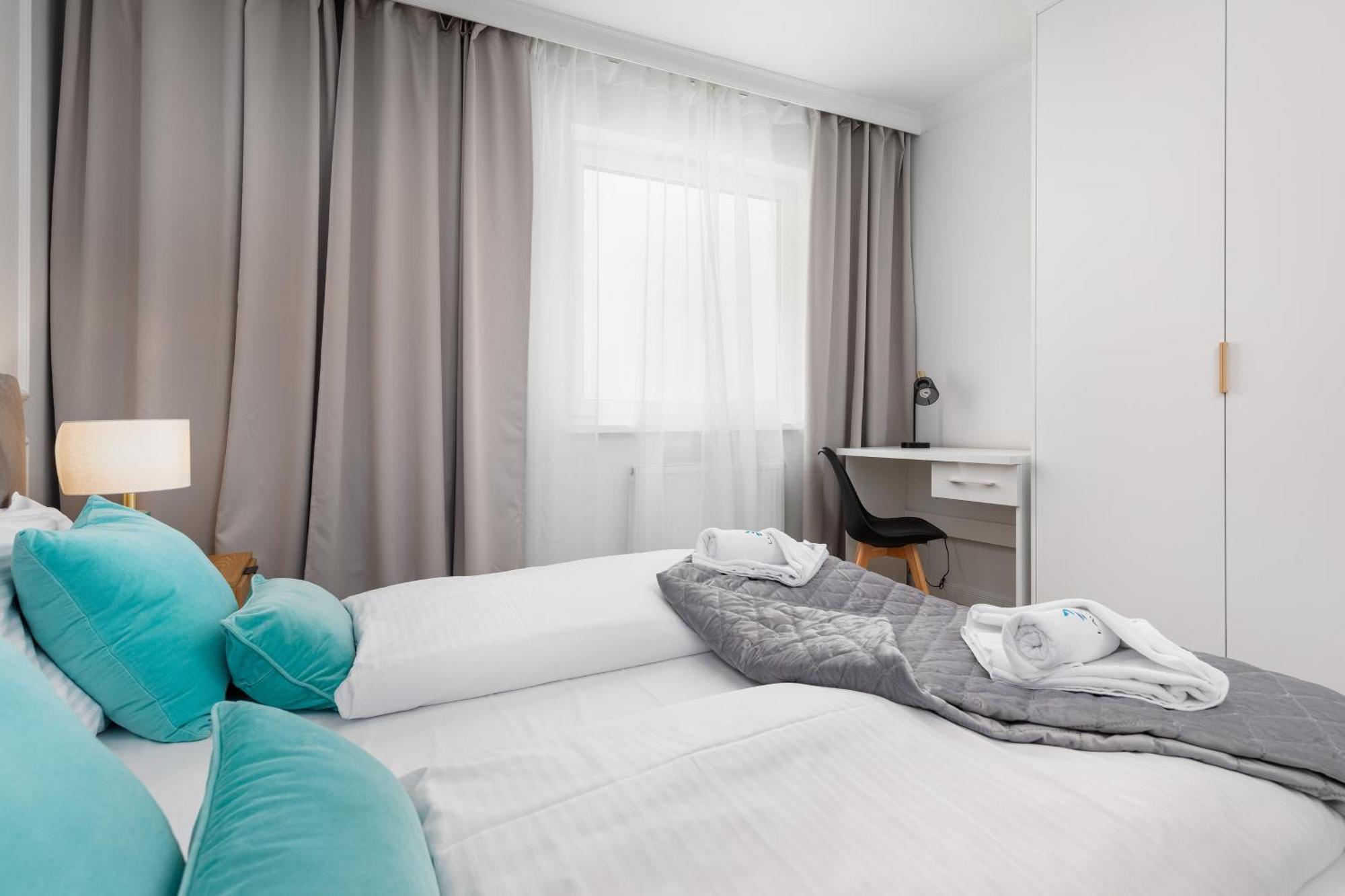 Plac Slowianski Apartments With Balcony Swinoujscie Center By Noclegi Renters Екстериор снимка