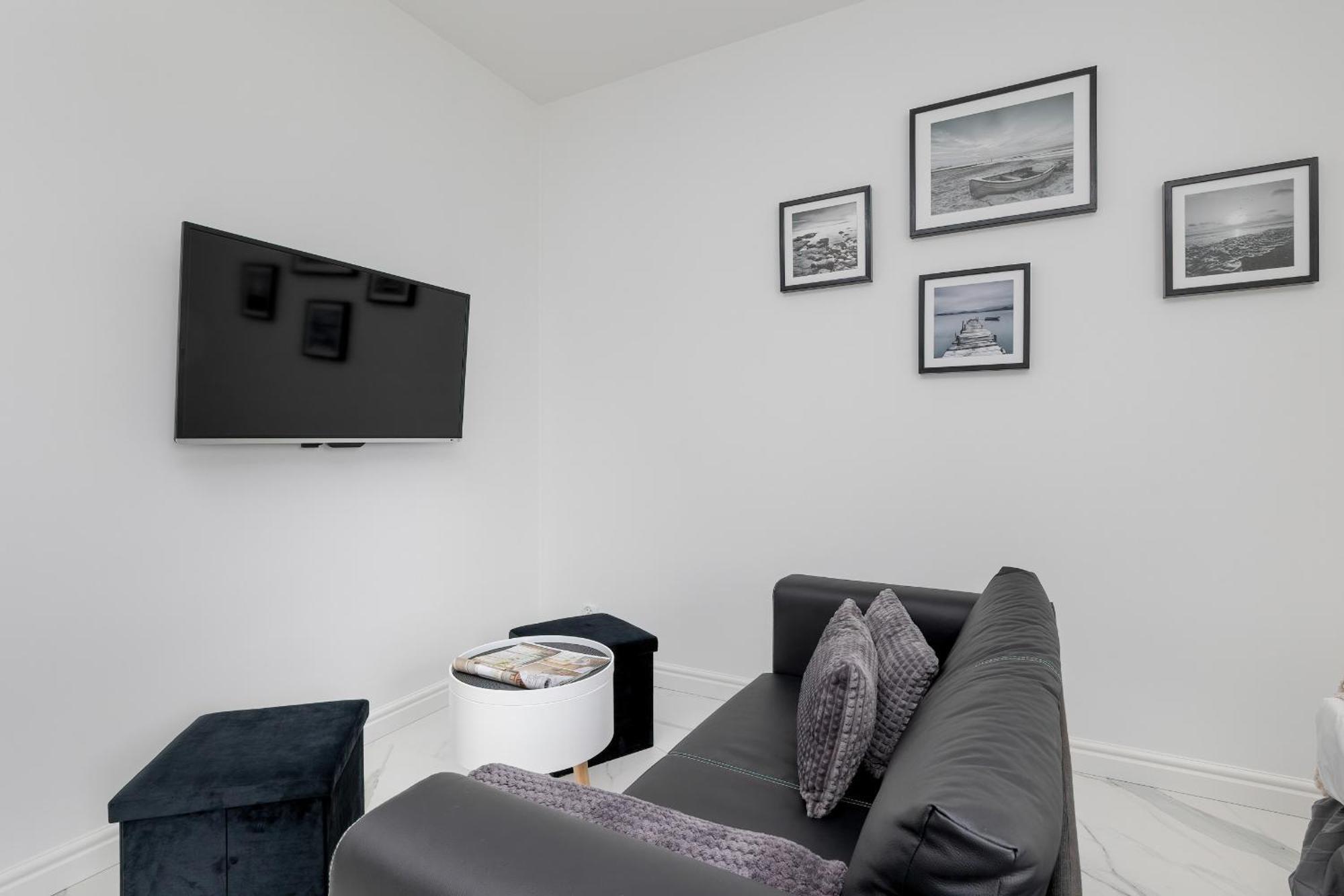 Plac Slowianski Apartments With Balcony Swinoujscie Center By Noclegi Renters Екстериор снимка