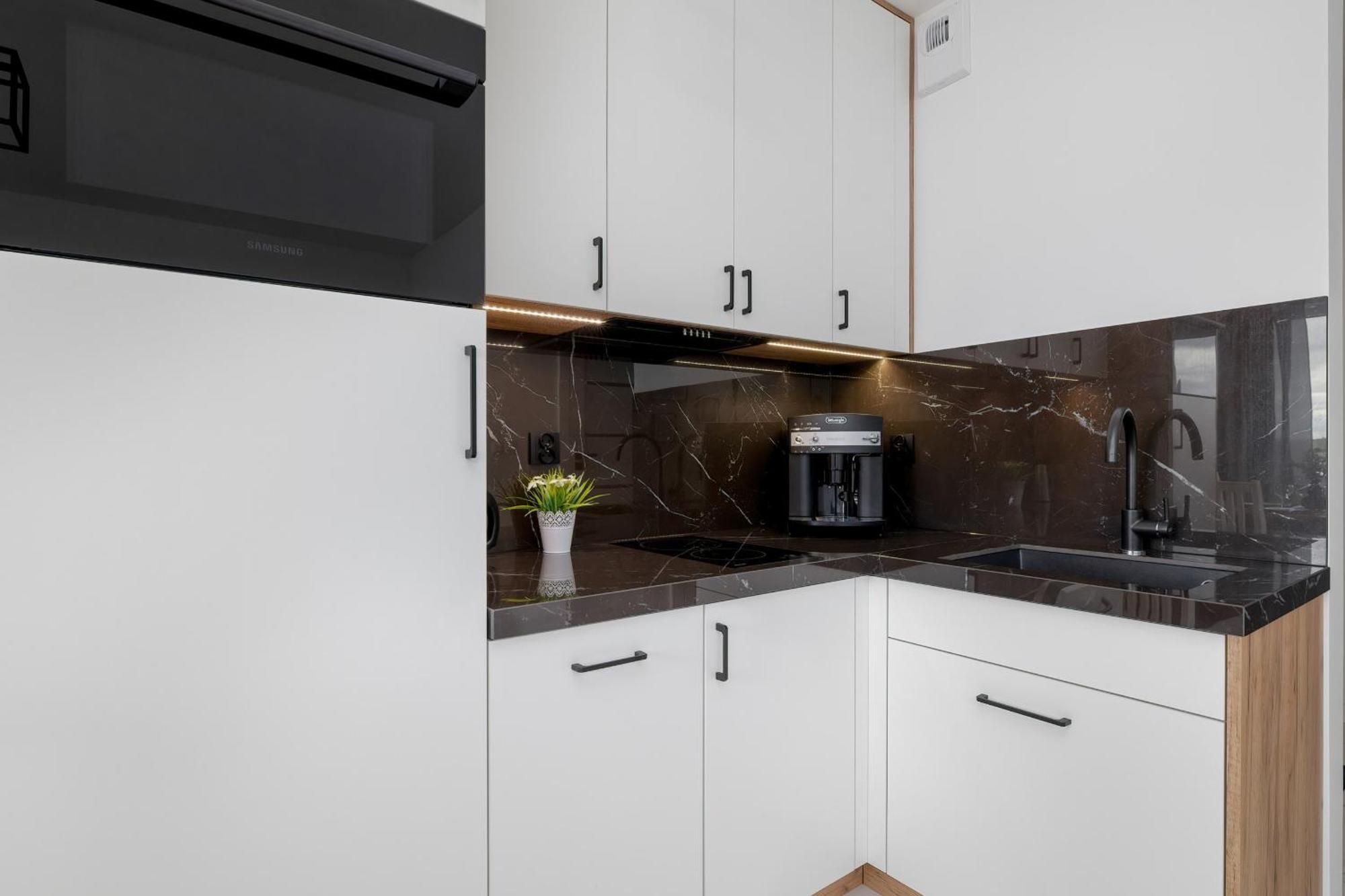 Plac Slowianski Apartments With Balcony Swinoujscie Center By Noclegi Renters Екстериор снимка