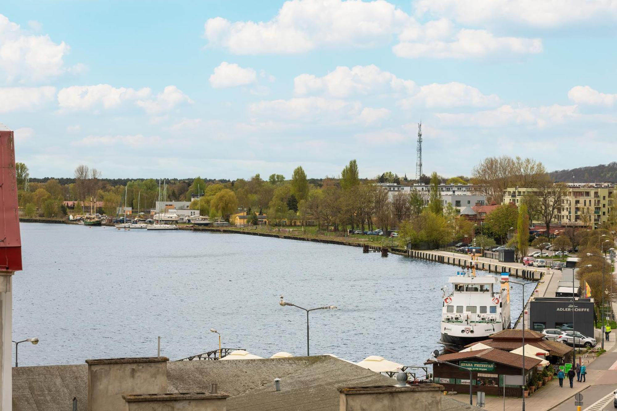 Plac Slowianski Apartments With Balcony Swinoujscie Center By Noclegi Renters Екстериор снимка
